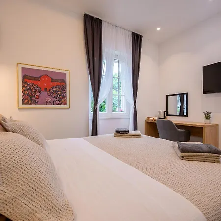 Guest house Jupiter Luxury 3*