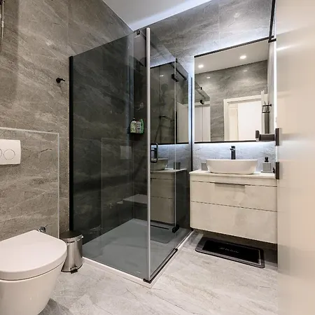 Jupiter Luxury 스플리트